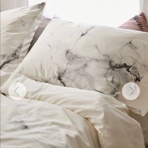 New Chelsea Victoria Deny Marble Pillowcase Set